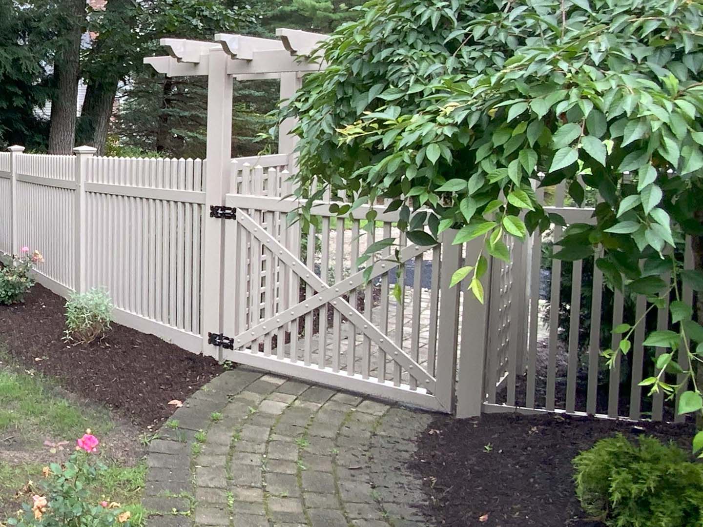 Vinyl fence project completed by Imperial Fence in the Merrimack Valley, Massachusetts